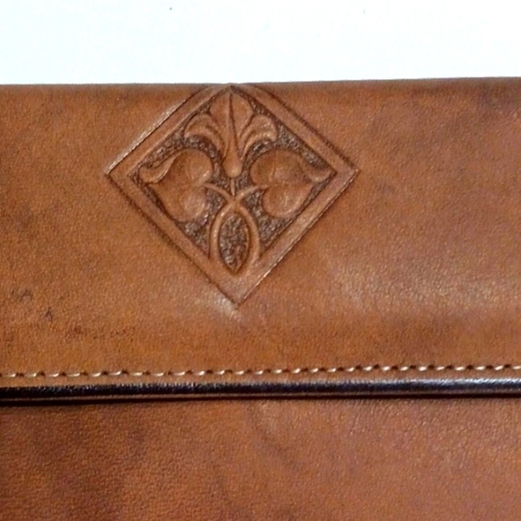 Vintage NWOT AMITY Vintage Cowhide Women's Tri-fold Wallet - Picture 2 of 12